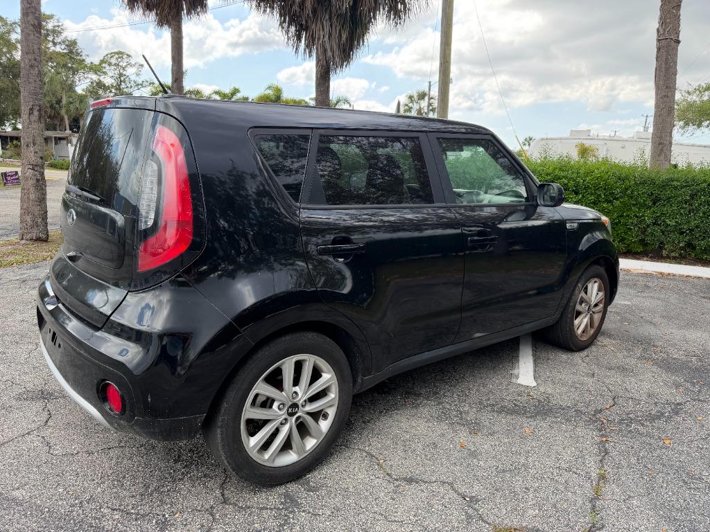 2017 Kia Soul + - Photo 11