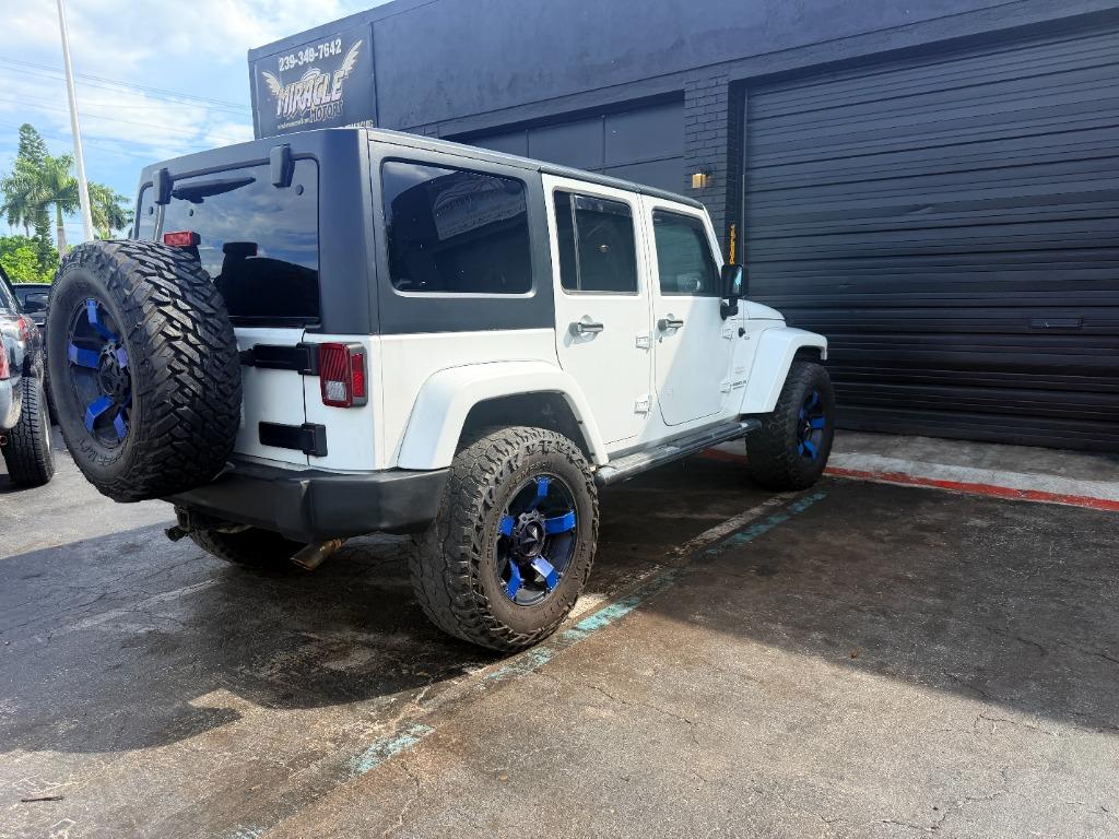 2011 Jeep Wrangler Unlimited Sahara - Photo 8